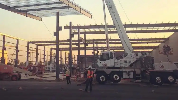Erecting a steel structure